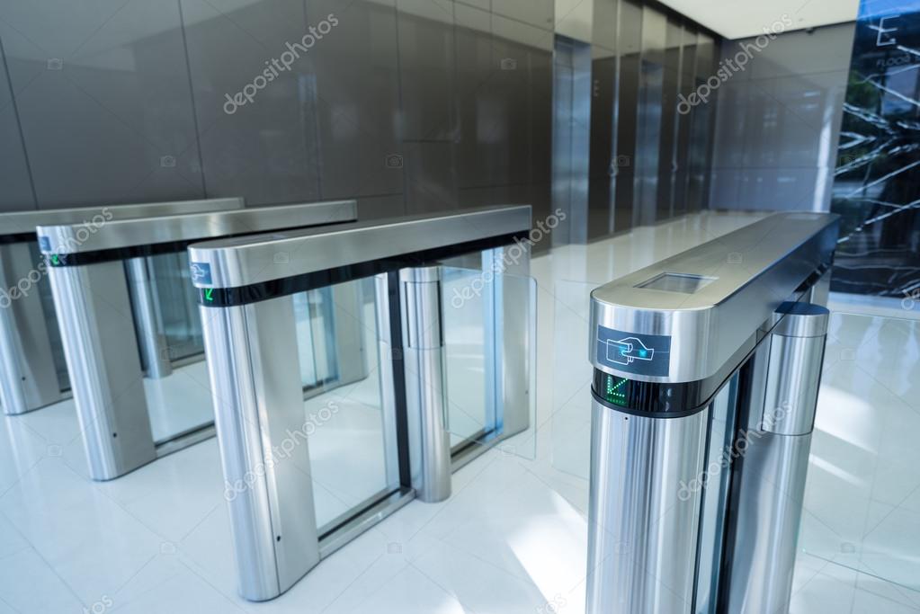 Lectores y torniquetes para control de acceso