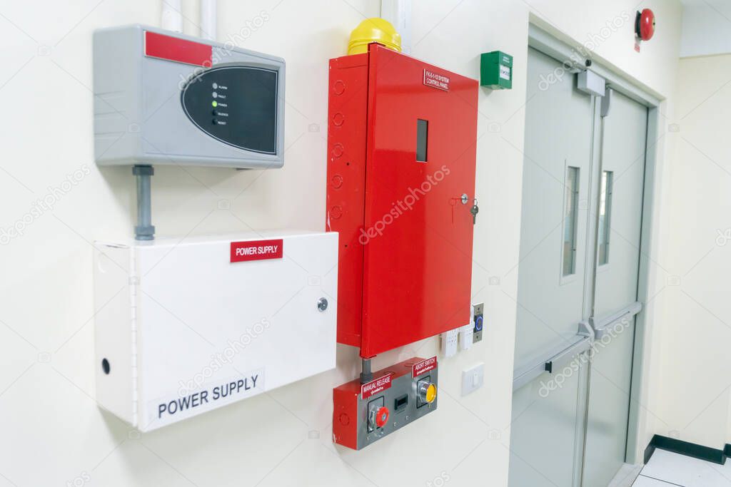 Paneles y detectores para sistemas contra incendio